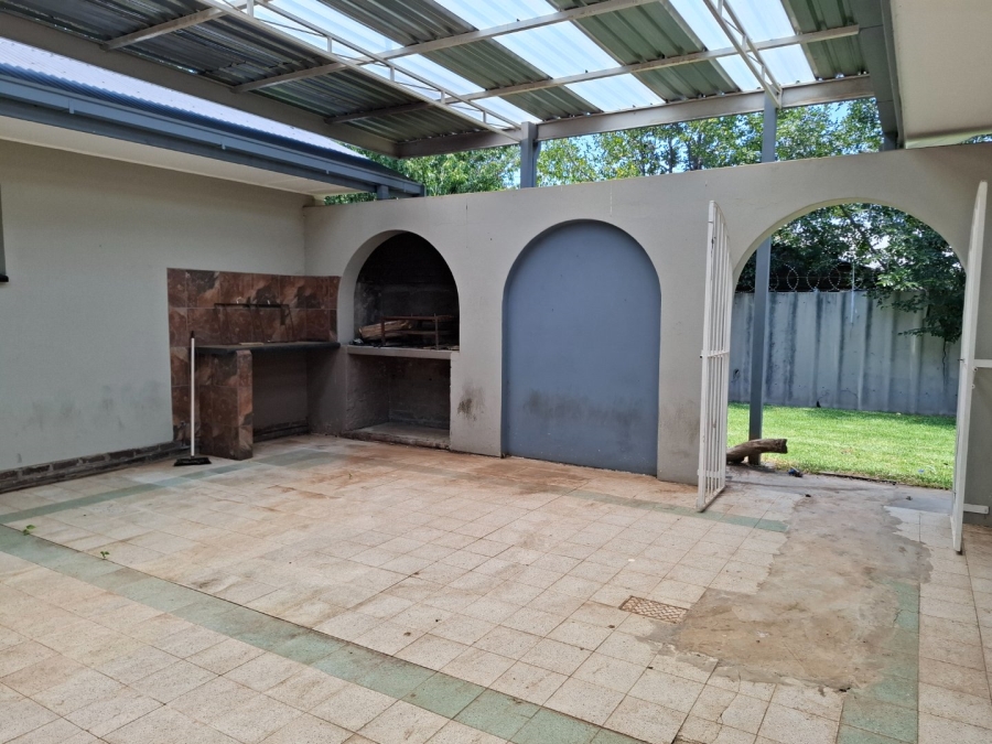 13 Bedroom Property for Sale in Universitas Free State
